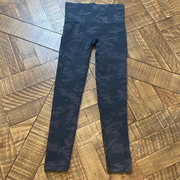 Spanx | Look At Me Now Seamless Leggings - Picture 2 of 7